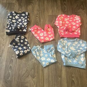 Girl clothes bundle joggers set size 4 Toddler